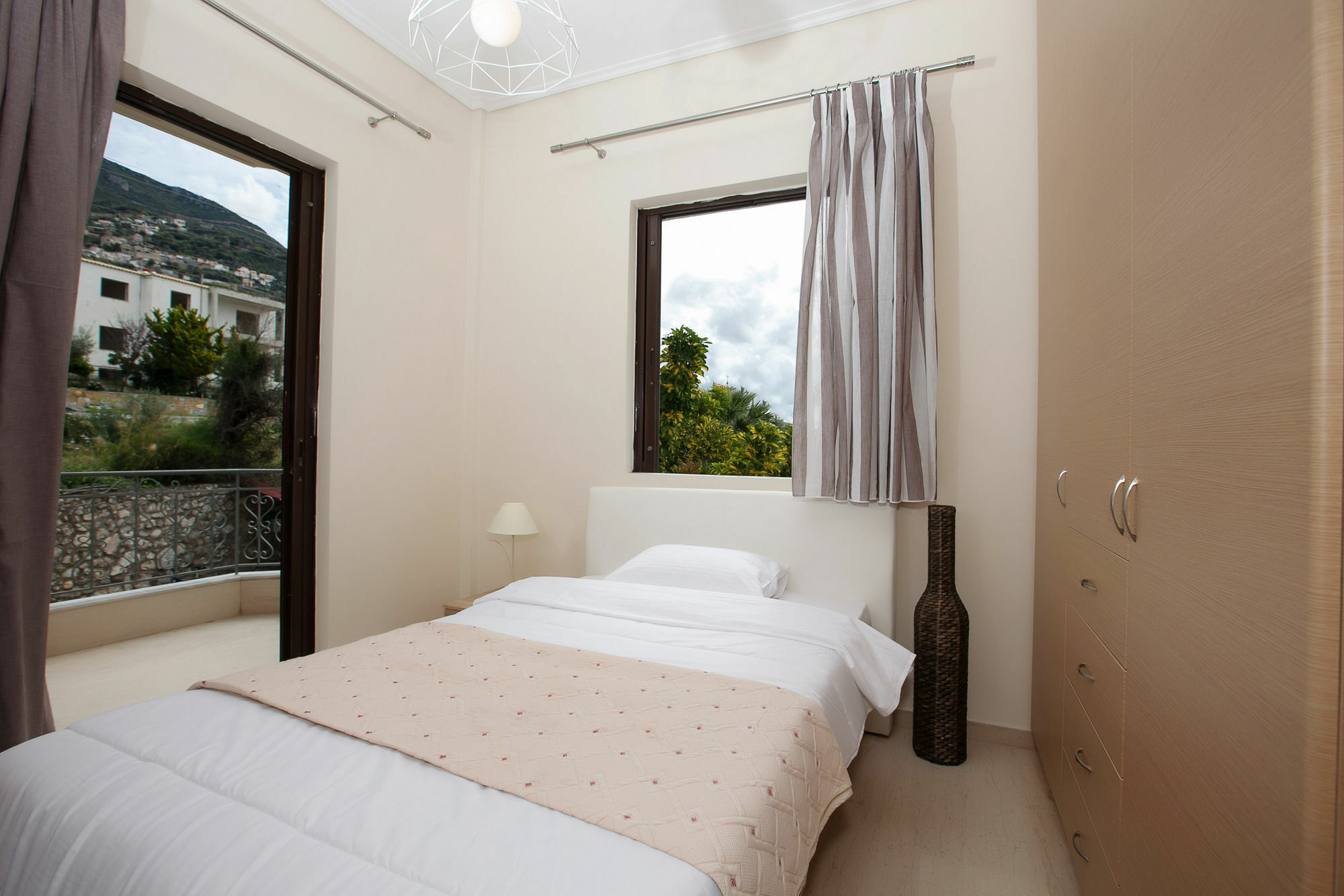 Petra Thea Apartment Kalamata Zewnętrze zdjęcie